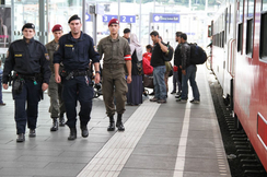 Polizei und Soldaten an den Grenzen dienen nur als "Empfangskomitee" für illegale Einwanderer.