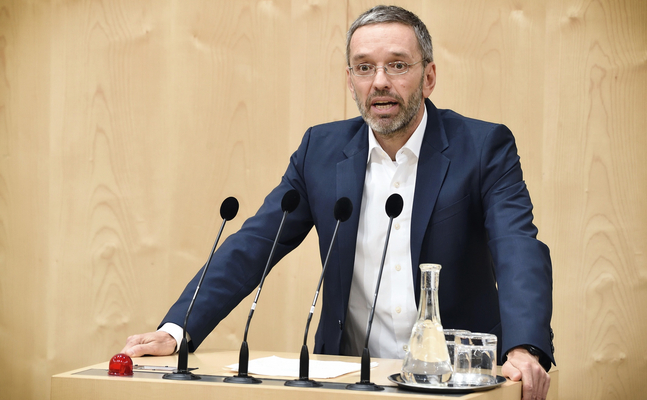 FPÖ-Bundesparteiobmann Kickl warnt vor bevorstehendem Sozialabbau und Teuerungswelle im Energiesektor.