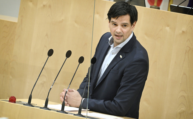 FPÖ-Sicherheitssprecher Hannes Amesbauer im Nationalrat.