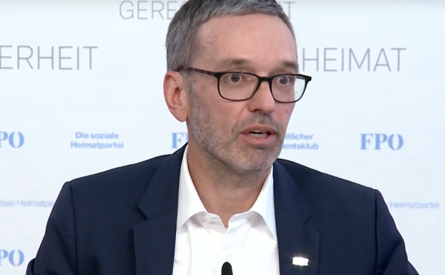 FPÖ-Parteichef Kickl fordert von Bundeskanzler Kurz eidesstattliche Erklärung gegen Impfzwang.