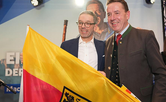 FPÖ-Bundesparteiobmann Herbert Kickl (l.) unterstützte den Kärntner Spitzenkandidaten Erwin Angerer im Wahlkampf nach besten Kräften.