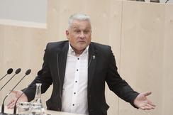 FPÖ-Parlamentarier Lausch: "Justizministerin Zadić verschweigt Kosten des neuen Justizarztes."