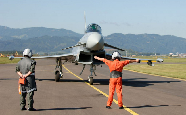 Das Personal bei den Fluglotsen des Bundesheeres müssen die verantwortlichen Minister Tanner und Kogler umgehend lösen.